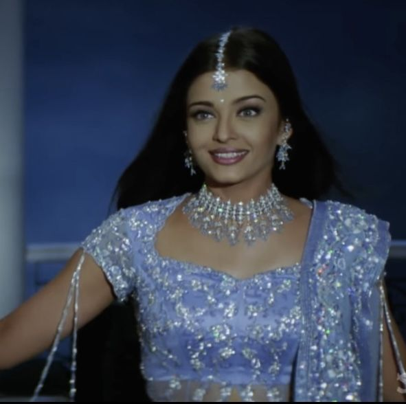 Aishwarya rai blue lehenga prompt